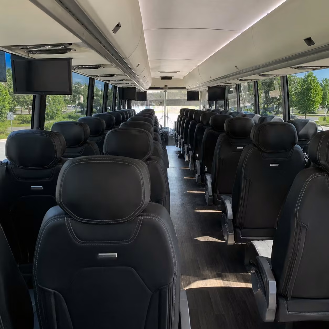 brentwood charter bus hero 2