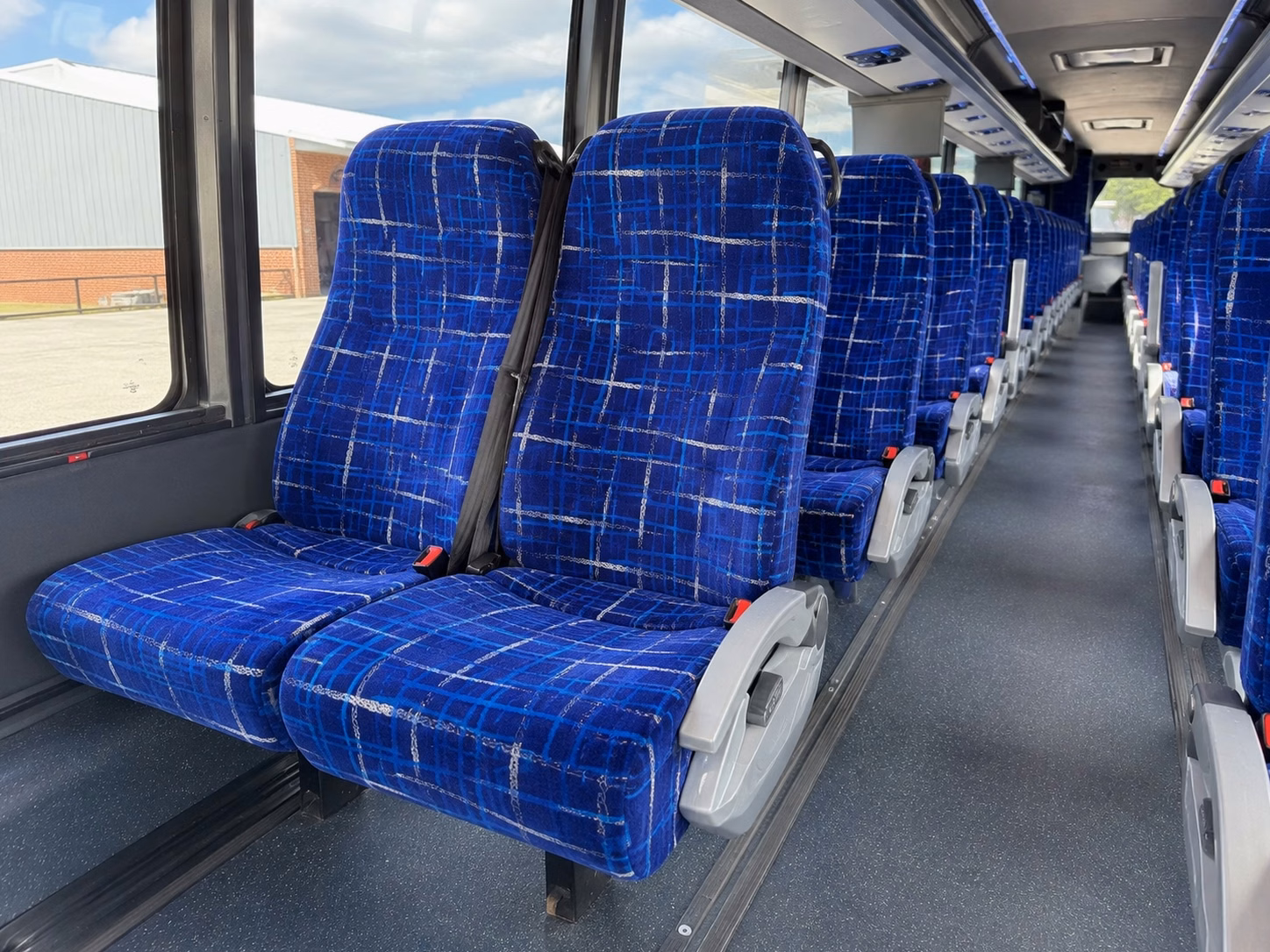 charter buses for large brentwood prom groups heading to the bay area or sacramento
