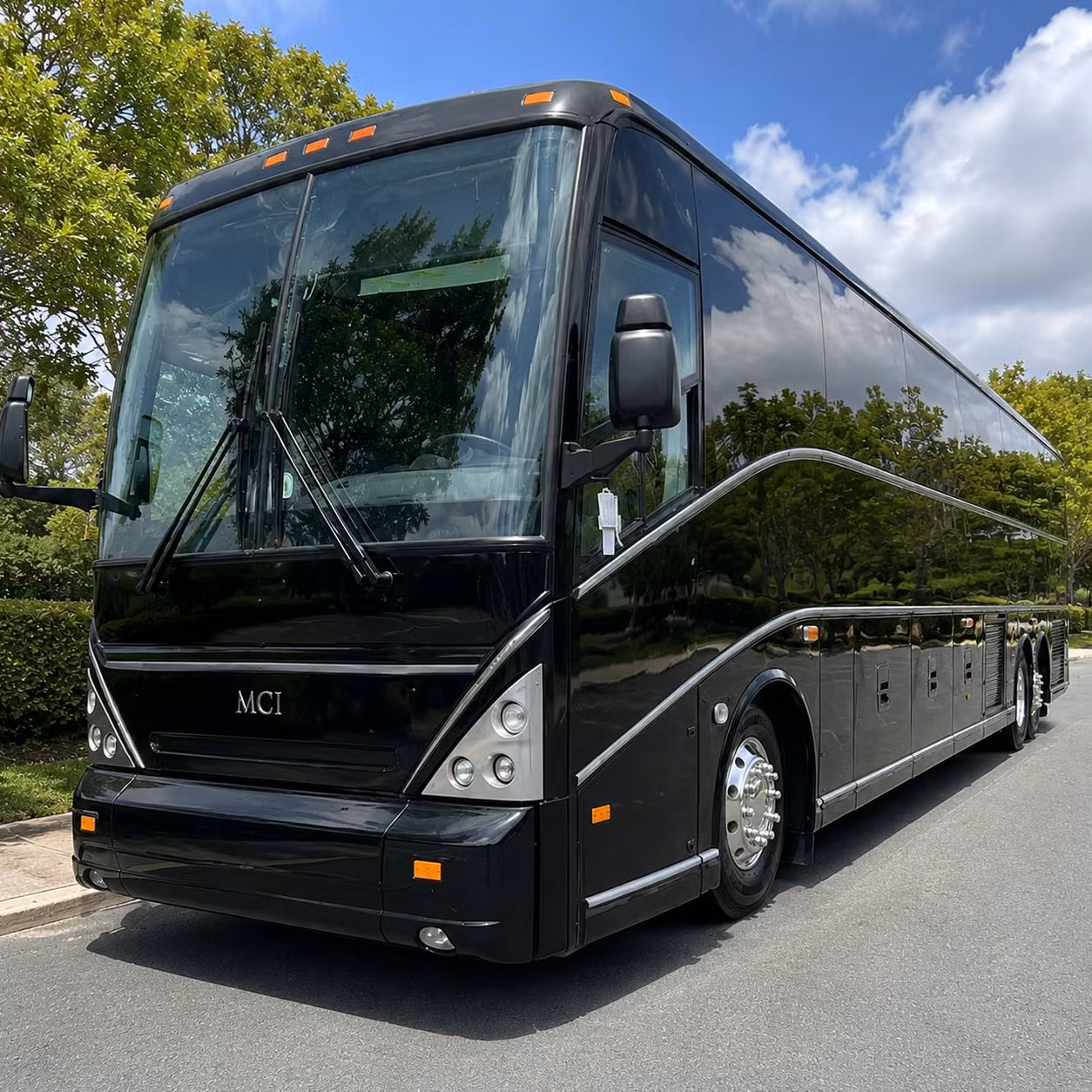 construction and worksite crew transportation in brentwood
