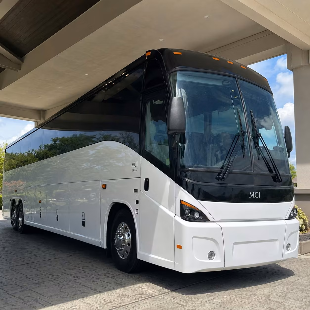 you can find and book airport transportation in brentwood and any nearby city